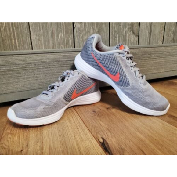 Nike Revolution 3 Coral Gray Color Size 6.5 Womens Training Shoes - Picture 2 of 6